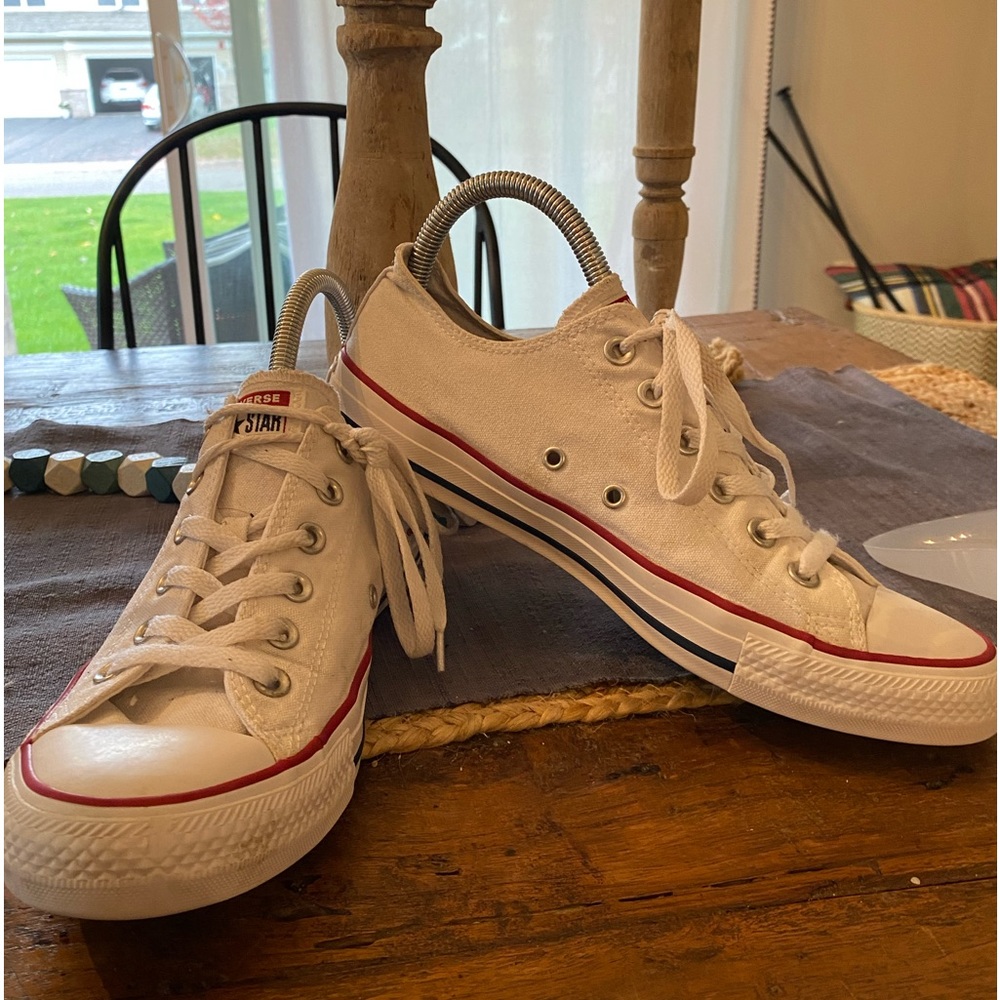 Converse Chuck Taylor White low tops Unisex Men’s 4 Women’s‎ 6